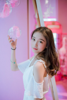 美女黑色真丝图